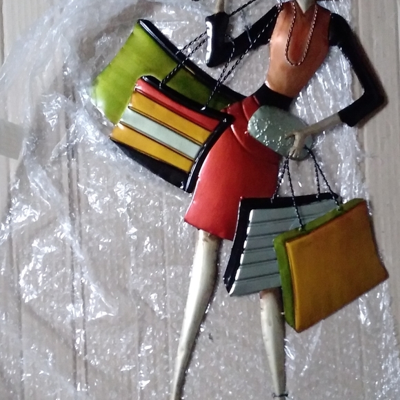 Stylish Multicolor Shopping Girl Metal Wall Art - Picture 2 of 8